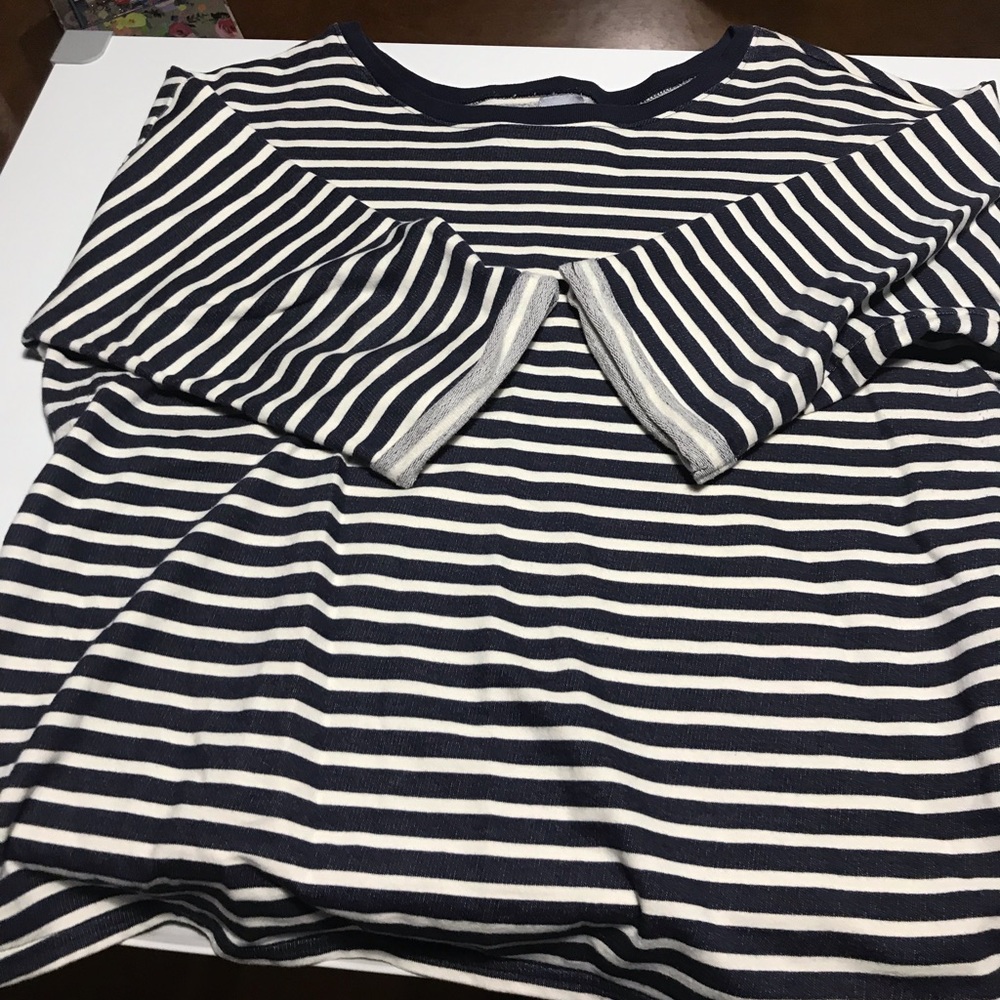 Ike new gap fit sweatshirt